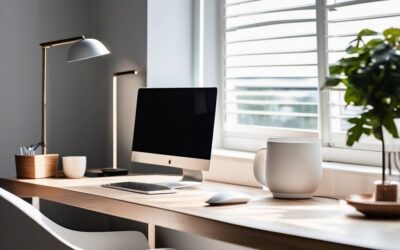 Jakie przedmioty standardowo znajdują się na wyposażeniu biurka?