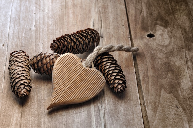 Jak zrobic dekoracje z drewna do swojego domu?