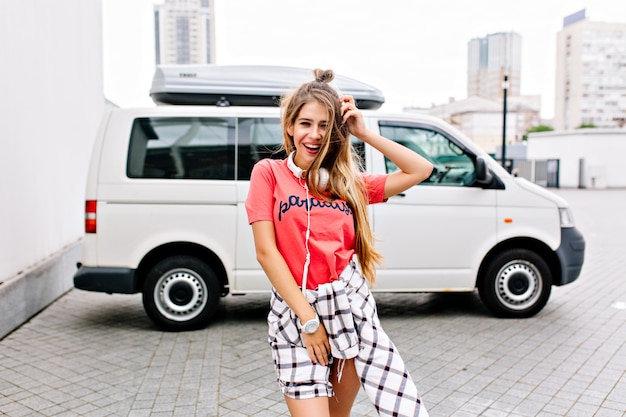 Jaki minivan 7 osobowy sprawdzi się w rodzinnych podróżach?