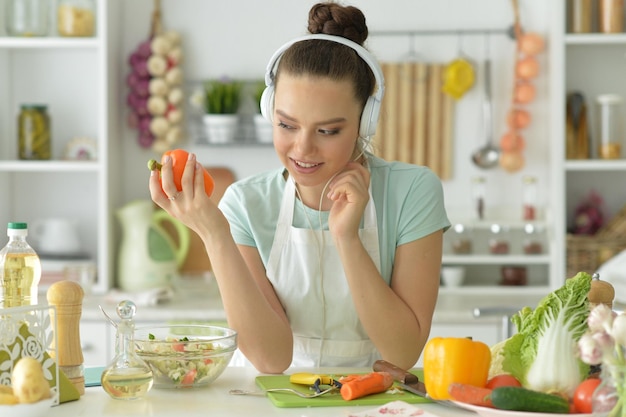 Co robić, aby zdrowo się odżywiać na co dzień?
