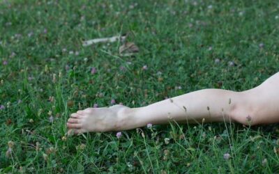 Dlaczego skóra na nogach przypomina pergamin?