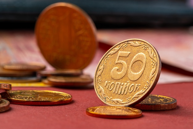 W co zainwestować 50 tys. złotych w niepewnych czasach?