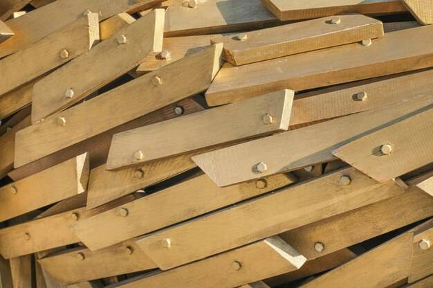 Co można zrobić z drewnianych listewek w domowym warsztacie?